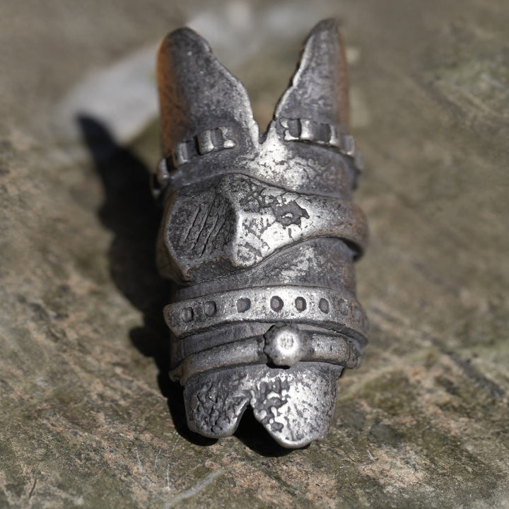 Knight ring