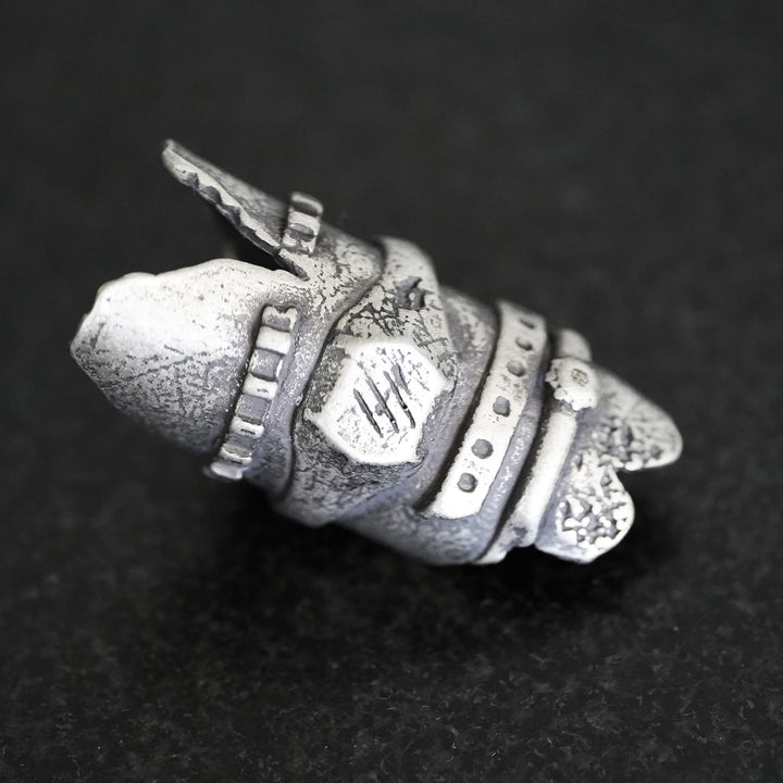 Knight ring
