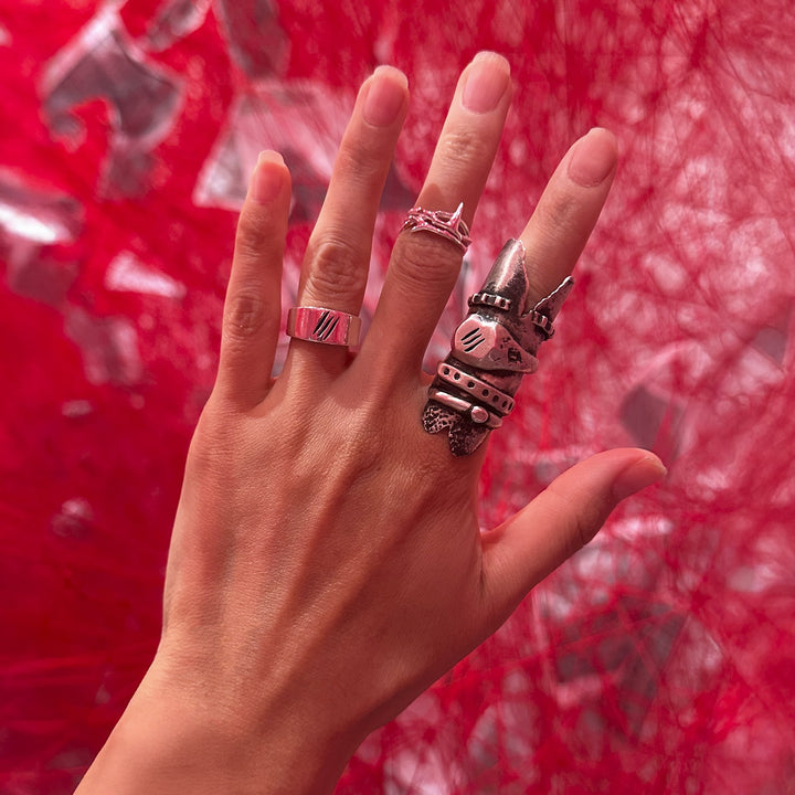 Knight ring