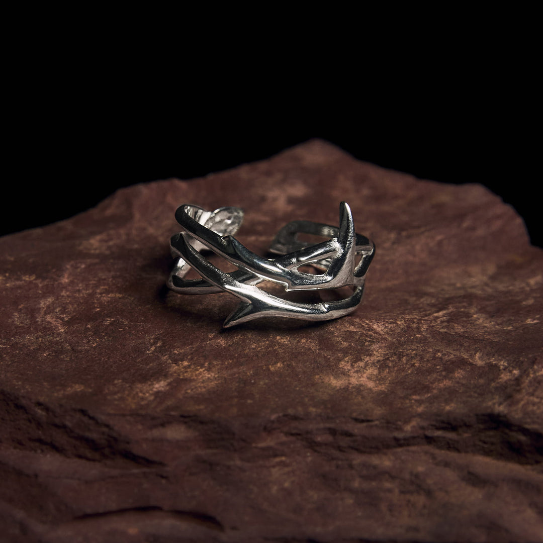 Thorns ring
